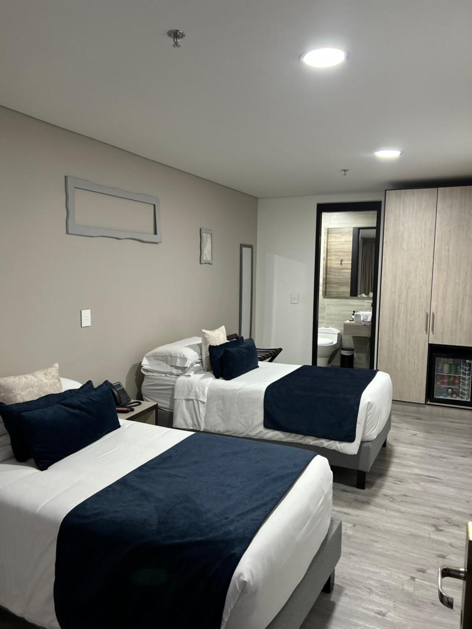 Hotel Wlh Silver Corferias Bogotá Dış mekan fotoğraf