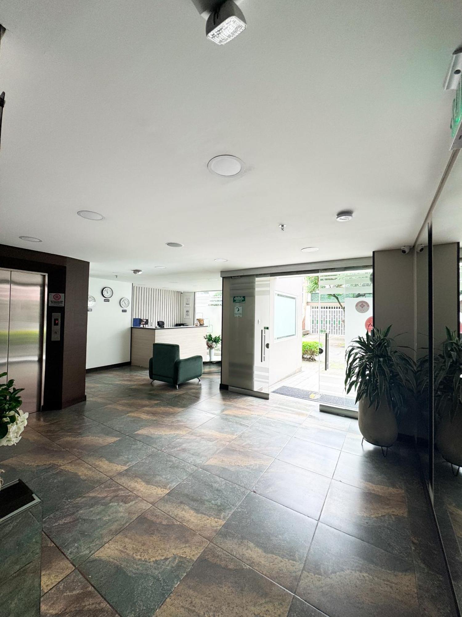 Hotel Wlh Silver Corferias Bogotá Dış mekan fotoğraf