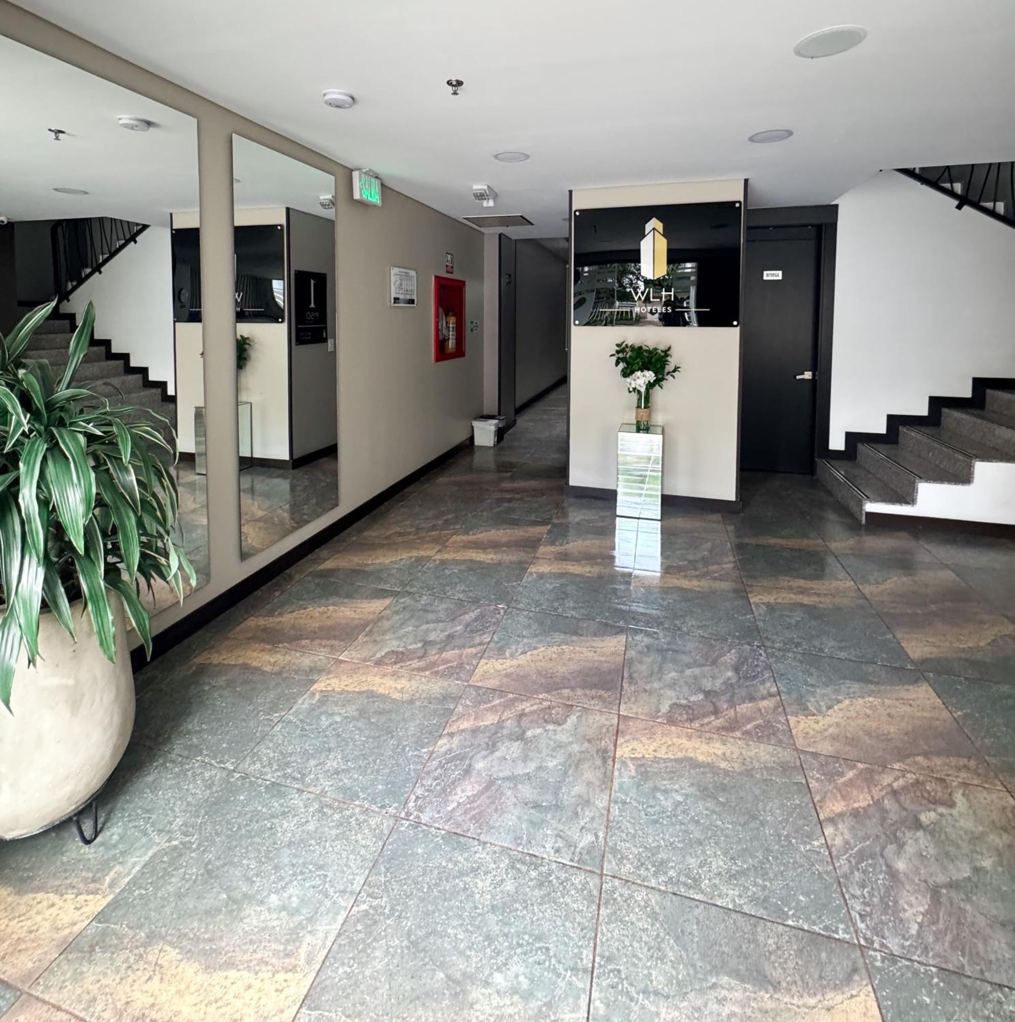 Hotel Wlh Silver Corferias Bogotá Dış mekan fotoğraf