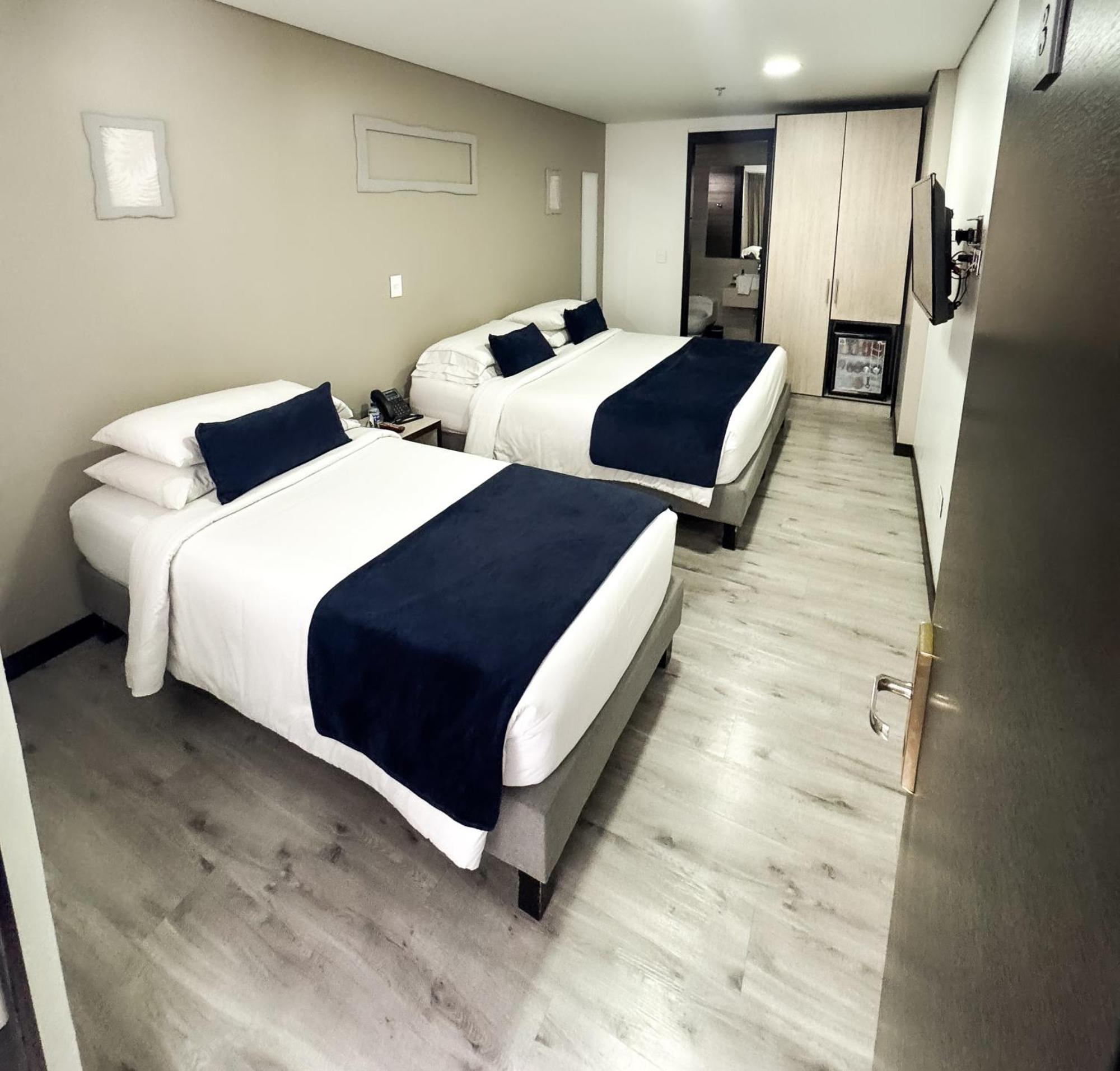 Hotel Wlh Silver Corferias Bogotá Dış mekan fotoğraf